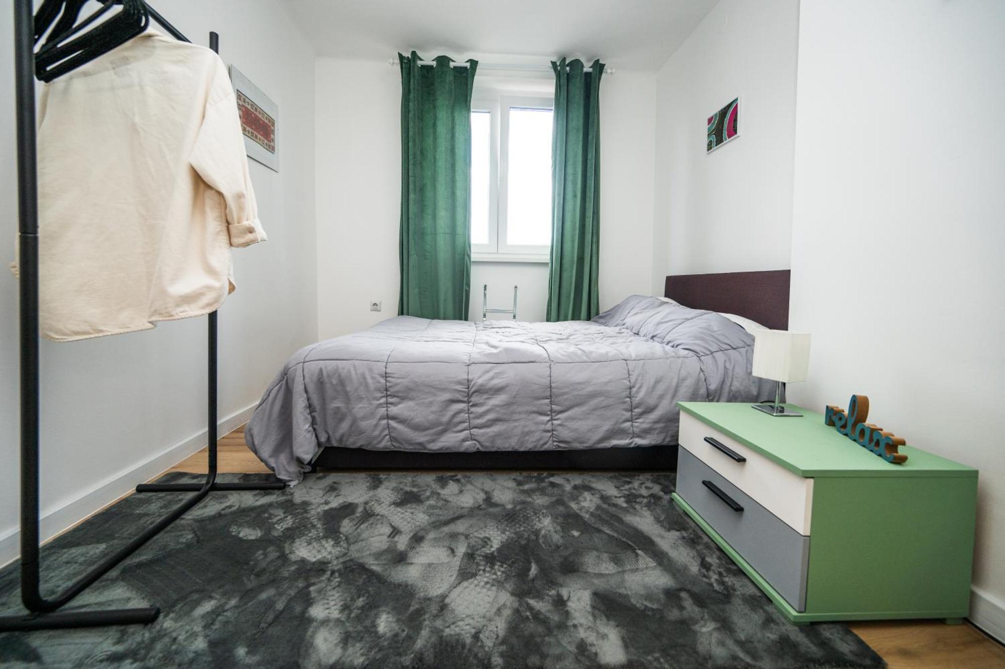 Bright And Colorful 1bdr In The Center Apartment *