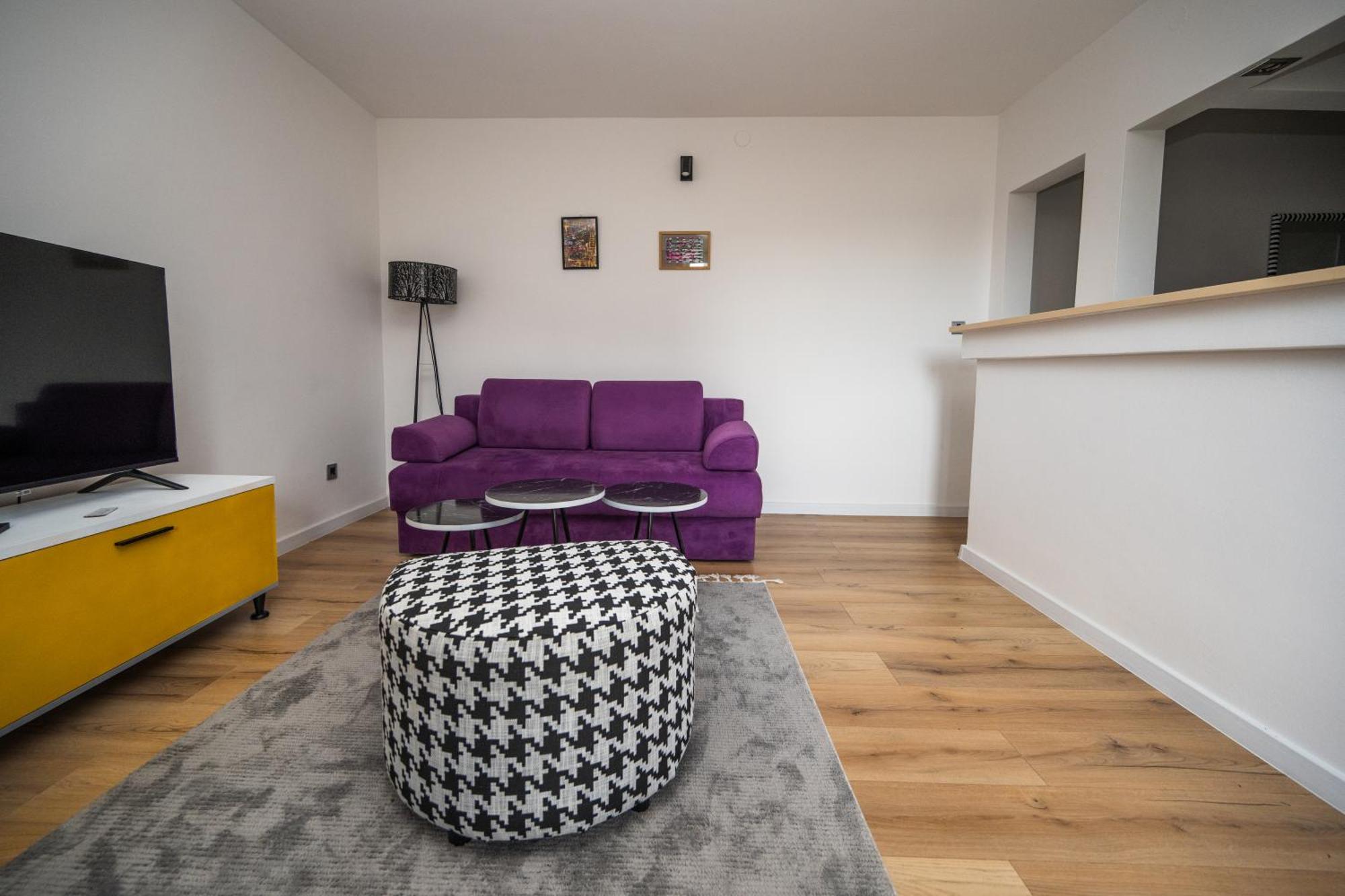 Apartment Bright And Colorful 1bdr In The Center *