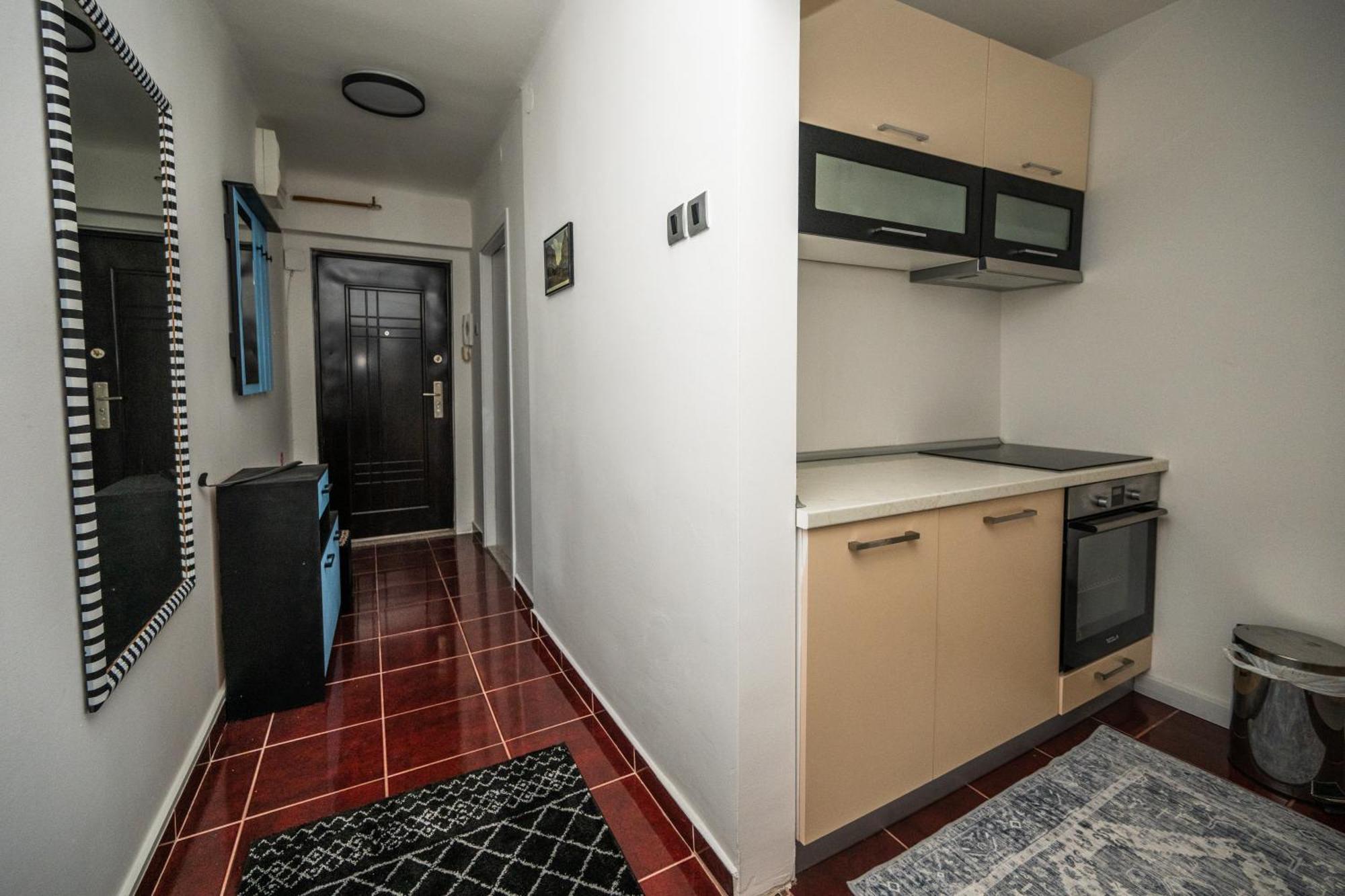 Bright And Colorful 1bdr In The Center Apartment *